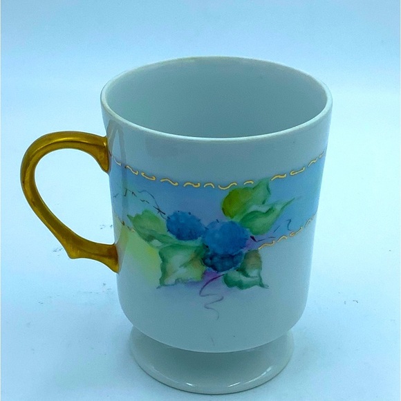 Three Vintage Hand Painted Footed Mugs - Picture 5 of 12
